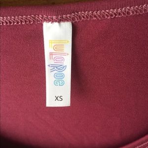 LuLaRoe Tops - Lularoe lynnae NWT LuLaRoe Tops - Lularoe lynnae NWT